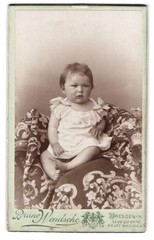 Photograph Bruno Wendsche, Dresden, Leipzigerstr. 42, baby in dress on dec