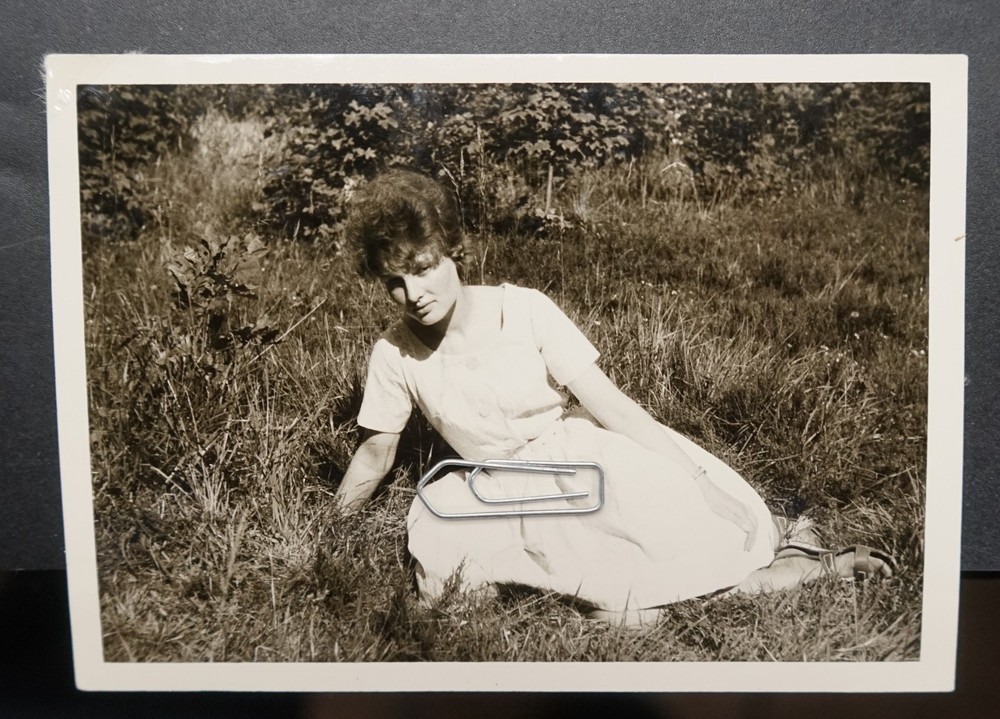 Photo Portrait Regensburg Woman Young 1962 Meadow Dress Model Nature Shot Vintage