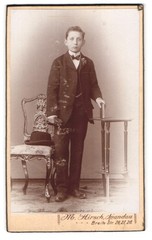 Photograph M. Hirsch, Spandau, Broad Street 26-28, boy in fine dresses mi