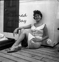 LEGGY BUSTY MODELS ON A SHIP GLAMOUR CHEESECAKE FASHION – 6 NEGATIVES 1950s