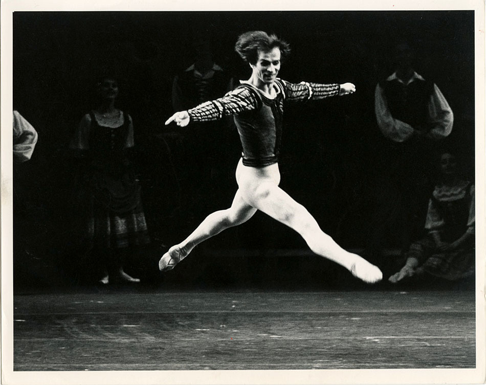 RUDOLF NUREYEV , GISELLE – ORIGINAL ca 1970’s LONDON FESTIVAL BALLET PRESS PHOTO