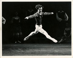 RUDOLF NUREYEV , GISELLE – ORIGINAL ca 1970’s LONDON FESTIVAL BALLET PRESS PHOTO