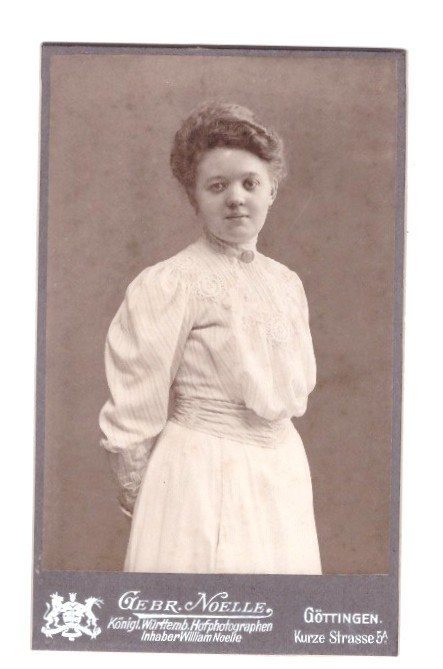CDV photo around 1900, pretty young woman, Göttingen