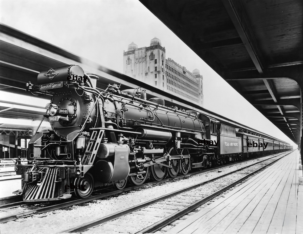 Photo Art Print of the Texas & Pacific Sunshine Special at Ft. Worth, TX 1940s