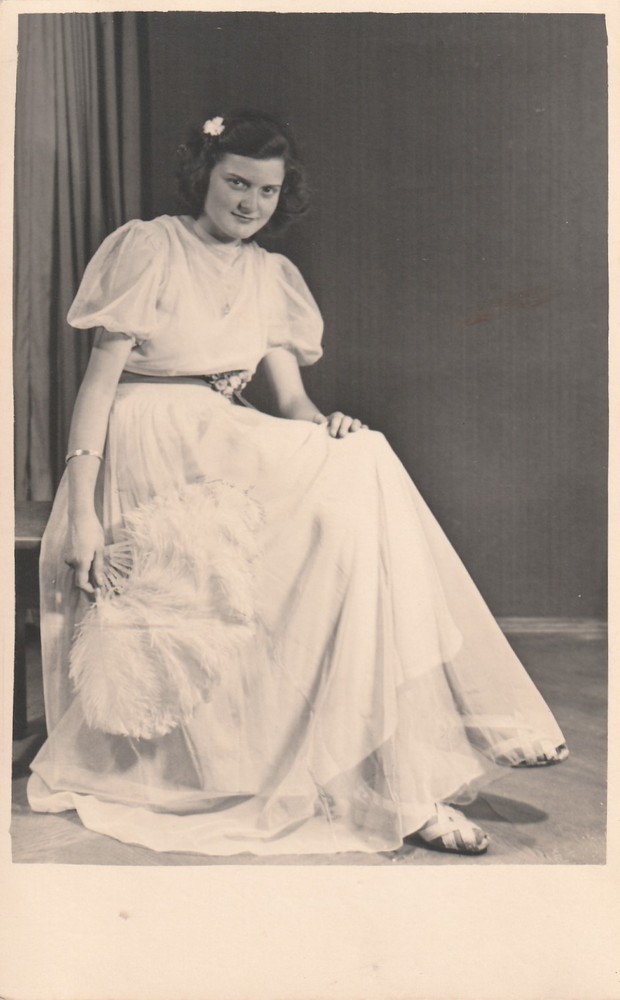 Vintage Photo Pretty Girl in Evening Dress Leipzig Snapshot 1945-V