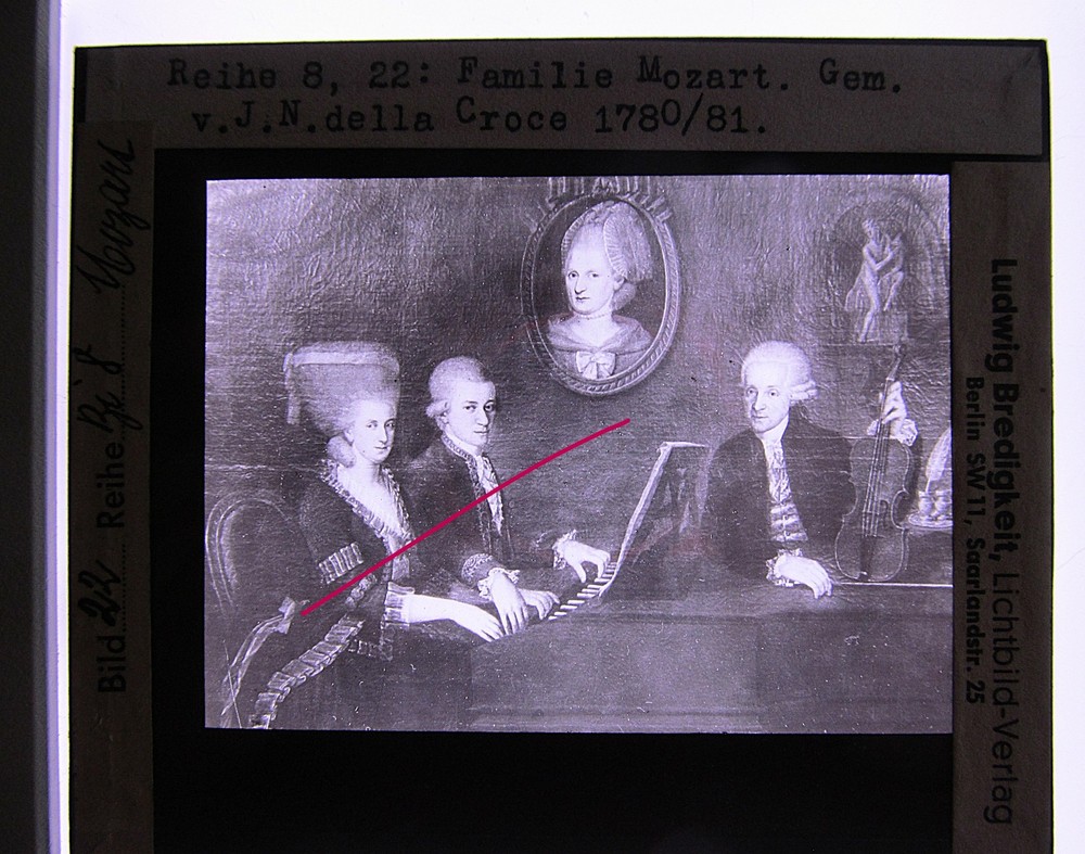 Mozart Wolfgang Amadeus family in Salzburg? old glass picture 8.5 x 10 cm