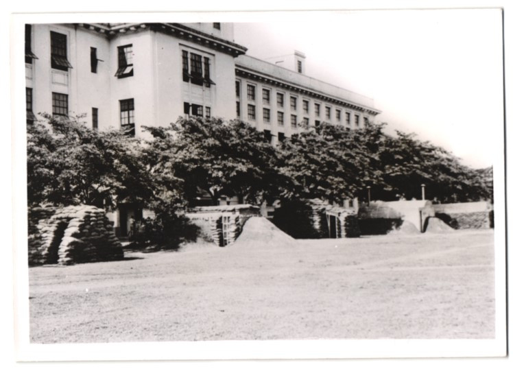 Photography View Manila/Philippines, Luftschutzkeller prior to The University Z