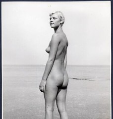NUDE FIGURE STUDY Orig Photo with credit by ALEXANDER BAEGE German photographer