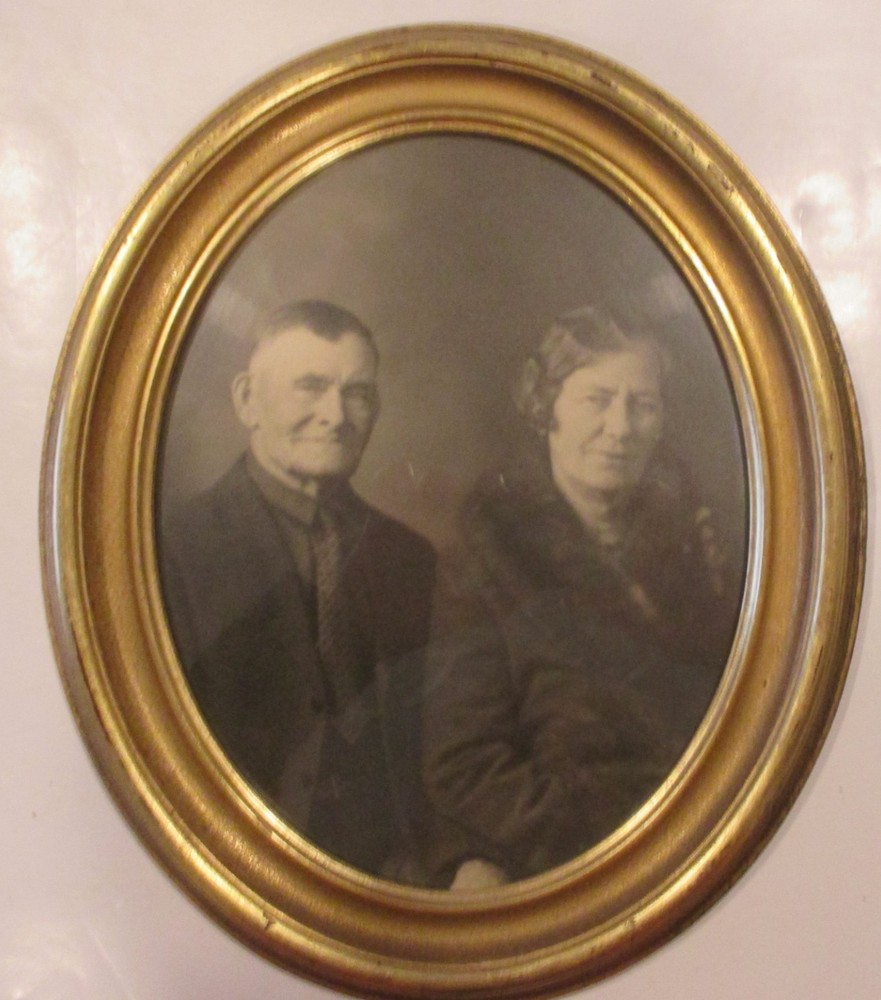 VINTAGE 12 1/2 x 10 1/2 FRAMED B & W PORTRAIT PICTURE OF MAN AND WOMAN * FUR
