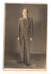 4920 – Photo Postcard * Young Man (Badge) Neumünster 1942