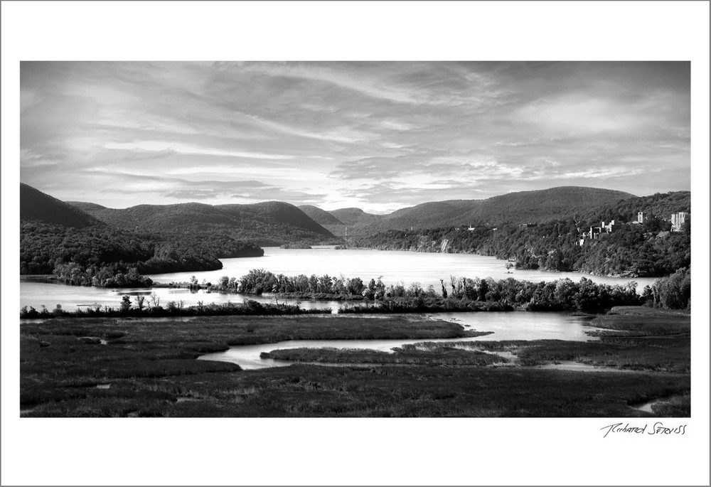 13×19” Signed Print – Hudson Valley by Photographer Richard Serviss