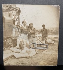Photo Portrait Artisan Mason Steam Engine Men Hat Sandbag Construction Worker