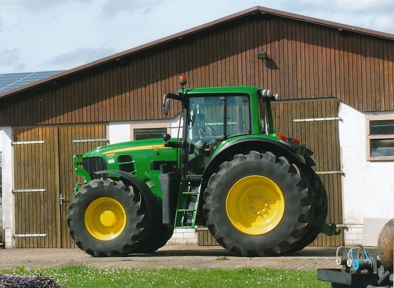 Tractor John Deere 7530 Photo in 10 Format Collection Resolution – cd1-56-2