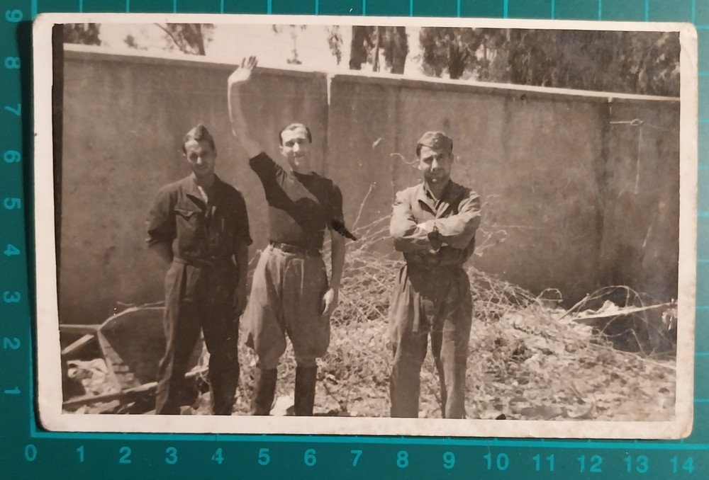 WW2 Soldiers Field Photo 1945 ( F. 010 )