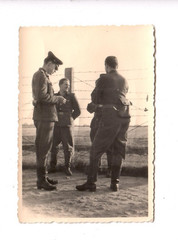 11209 – Photo Postcard * Soldier Group * NVA DDR * Inner German Border 1960s