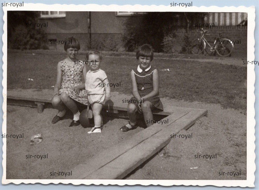 Kamp-Lintfort 1960s – Children in Sandpit – Photo 10x7cm