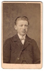 Photograph Gustav Schröder, Mittweida, Rochlitzer Str. 163, monogram of the photo