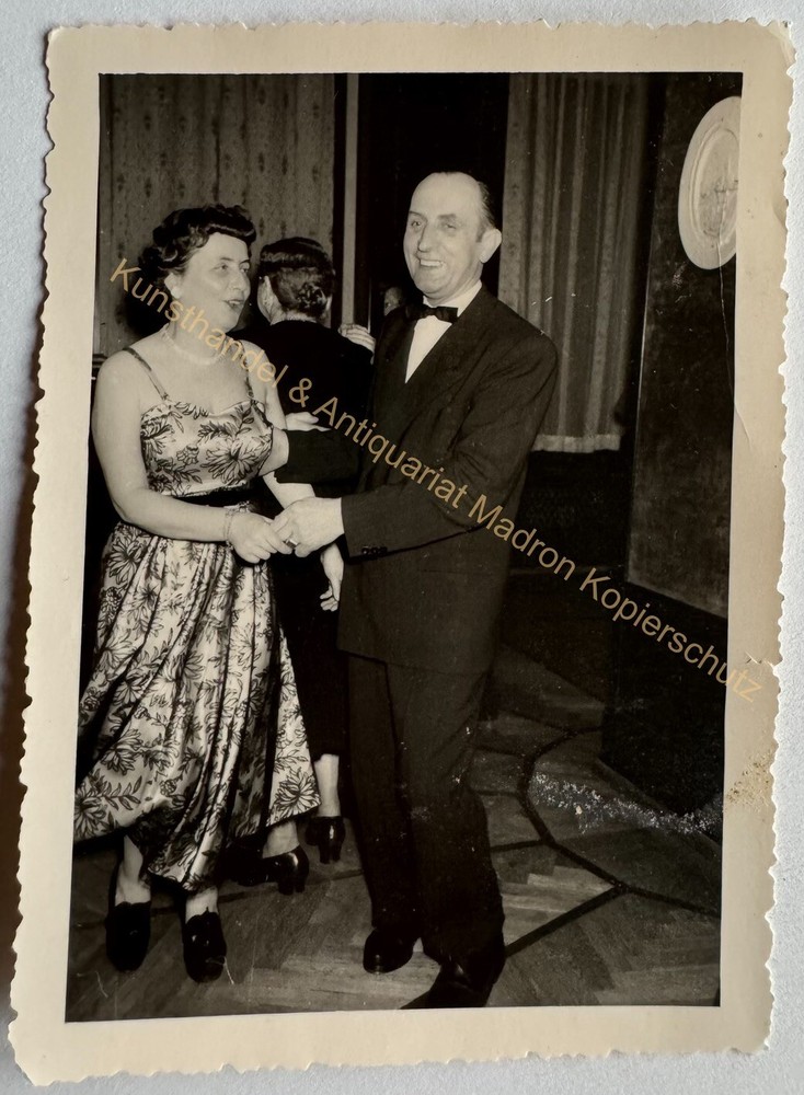 orig. Photo postcard dance evening around 1950 dancing