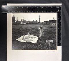 David Schmidt Photographer «London’s Watchful Eye» (Bananas) BW Photo Signed USA