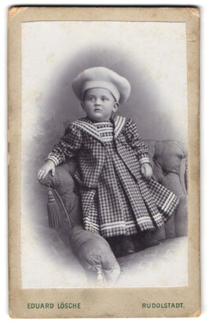 Photograph Eduard Lösche, Rudolstadt, Mauer Straße 27, toddler in checkered K