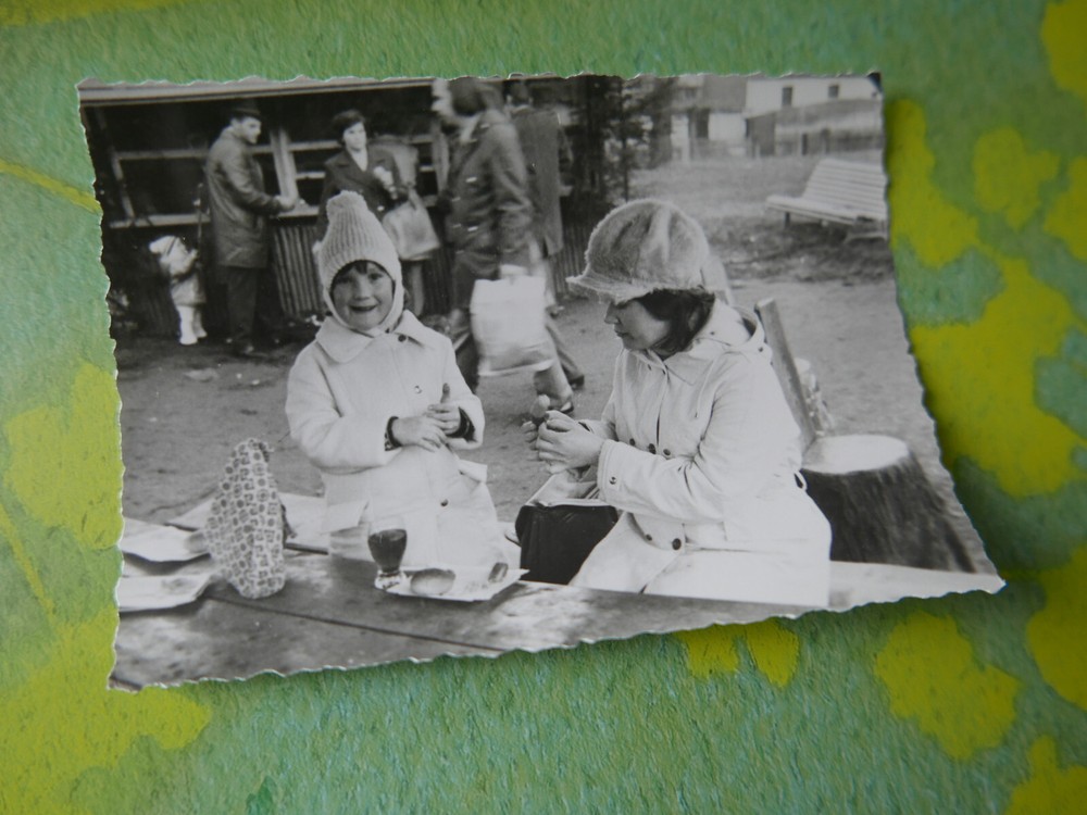 «THEN»: PHOTO, PHOTOGRAPHY, GDR, CHILD, MOTHER, GIRL, WOMAN, PARTY, PLACE, FASHION!