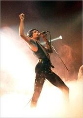 FREDDIE MERCURY QUEEN 1974 Photo w/Certificate of Authenticity