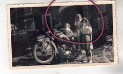 PHOTO PHOTO OLD MOTORCYCLE TO DETERMINE