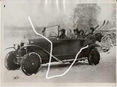 21x15cm HTF Photo 1926 England Vintage Convertible Ladies Skiing Snow Photo
