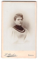 Photograph L. Becker, Essen, Einhornstraße 3, portrait of a young woman