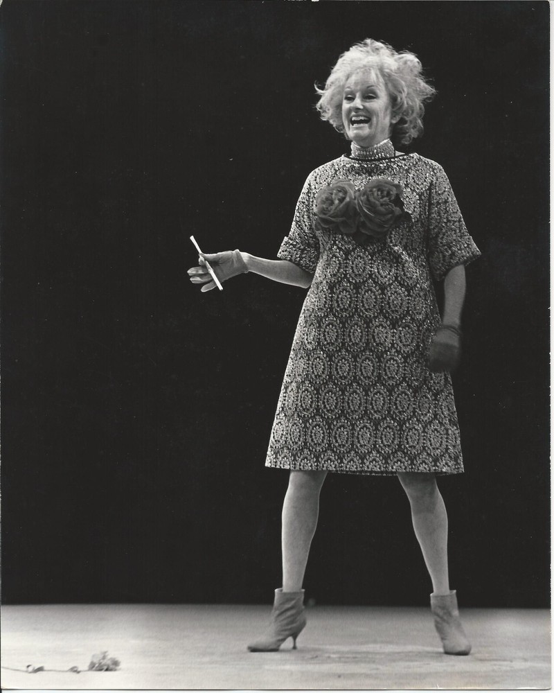 Hendrickson Original Photo B&W PHYLLIS DILLER ONSTAGE Melodyland 1960’s 8 x 10″