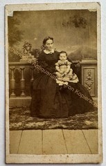 orig. CDV photo photograph picture old around 1865 Vienna Schlossareck mother children