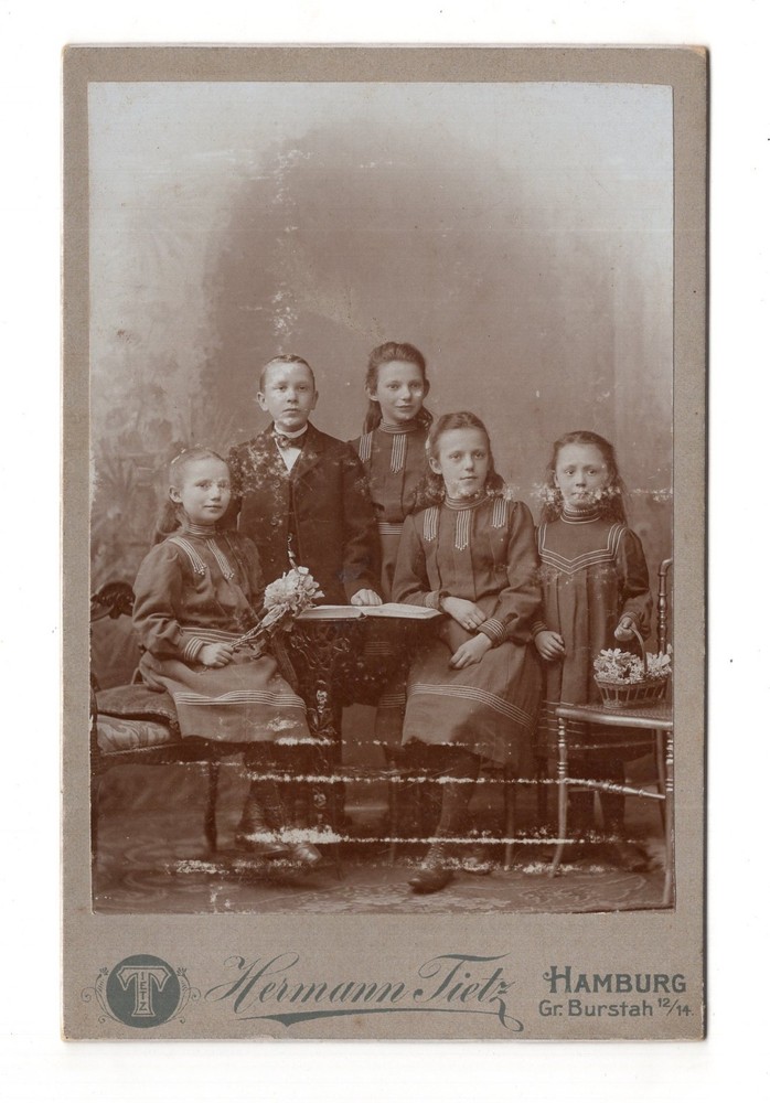 Cab photo cute little children-Hamburg 1906