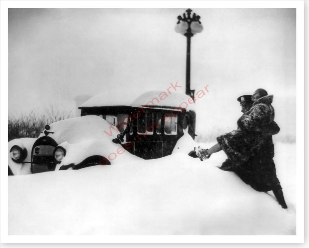 1929 Chicago Policeman Rescues Stranded Woman In Snowstorm 8 x 10 Photo