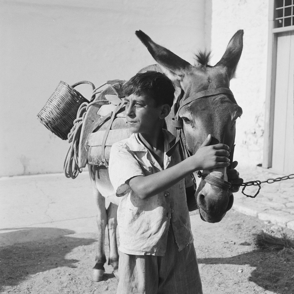 Photo Print On Baryte Paper Child Greece 1960 50X50cm