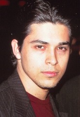 Film Slide Wilmer Valderrama Slide KB Format L22-23-5-1