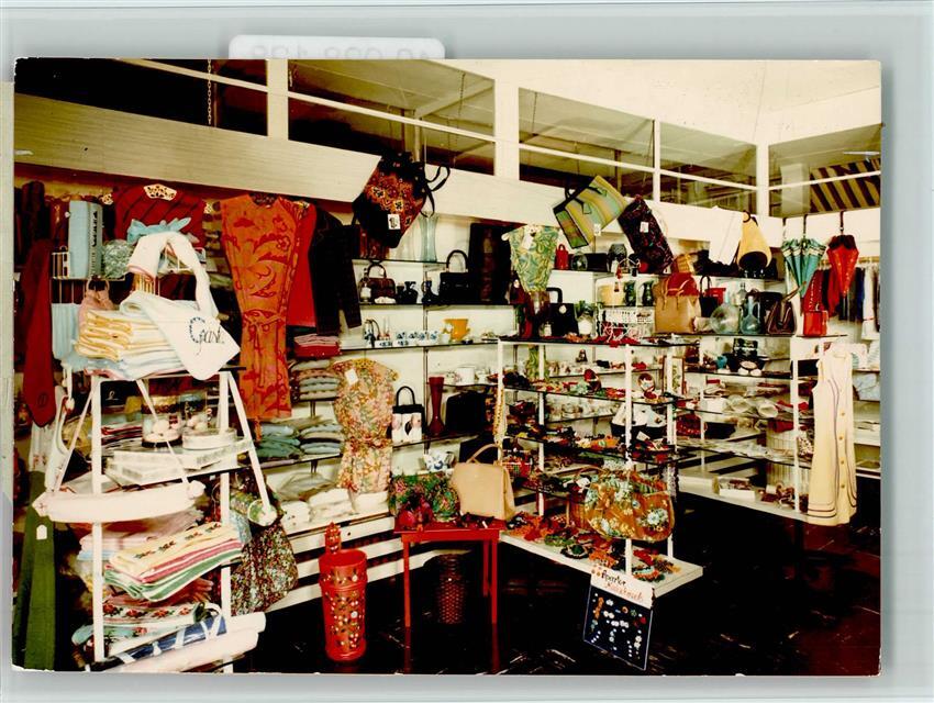 40028128 – 4690 Herne Gift Boutique of the Parfumerie Reader Interior Shot