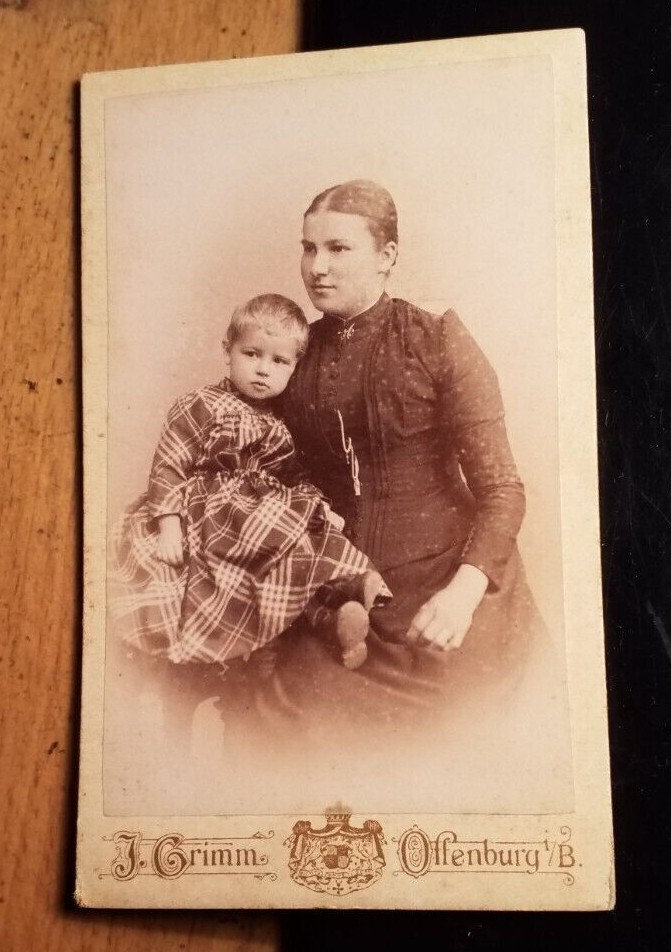 Woman & Little Child – 1894/CDV J. Grimm Offenburg I. B.