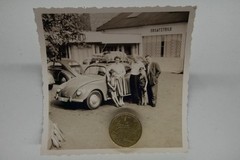 Photo family before VW Beetle with roof rack 1960s Vintage