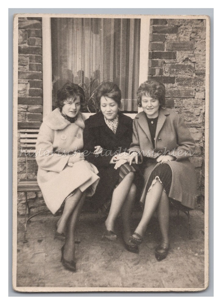 Portrait 3 Women on House Bench – Fashion Hairstyle – Old Photo