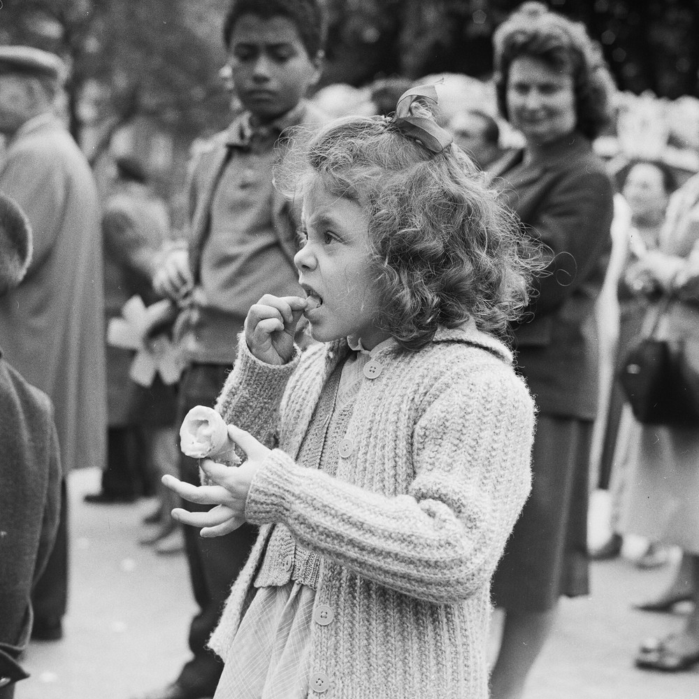 Photo Print On Silver Paper Photographer CHILD 1960 Size 30x30cm