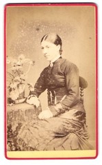 Photograph Drewett, Guildford, 47 High Street, Lady in Elegant Pose Next to Blu