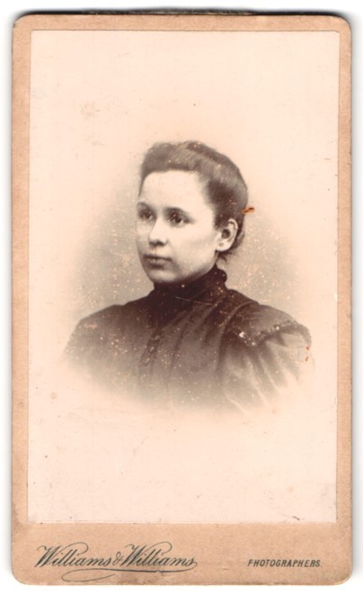 Photograph Williams & Williams, Swansea, 208, High Street, Pretty Woman in the Dark