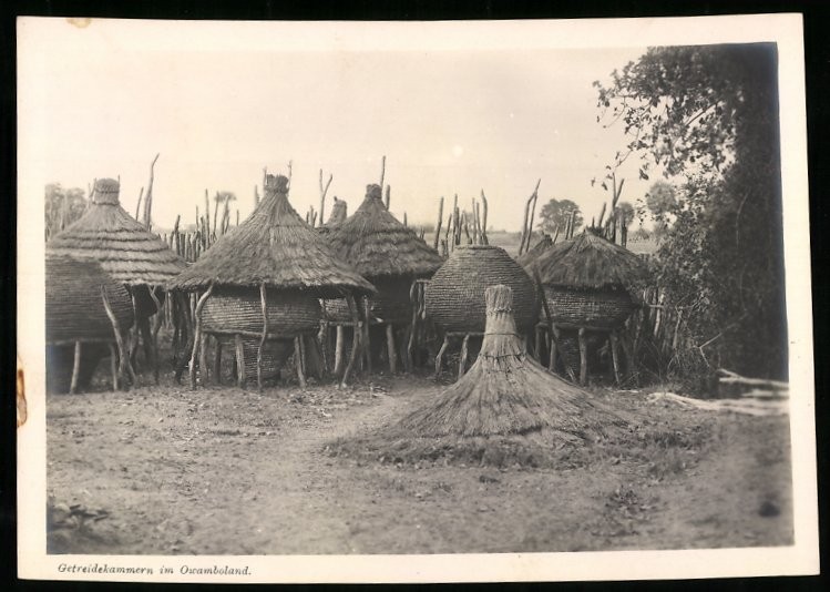 Photograph German South West Africa / Namibia, Native Grain Chambers in Owa