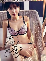 Momo Sakura autographed cheki photo and bonus item.