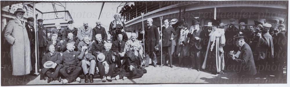1910 panoramic photo. Photographers aboard a ship off Lisbon (?)