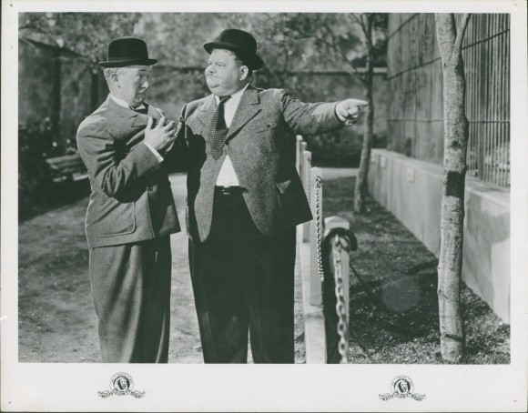 Photo Actors Stan Laurel and Oliver Hardy, Movie Scene, MGM – 11527458