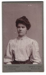 Photograph Th. Nachtwey, Greiz i. Voigtl., Weberstr. 24, Portrait Lady in White