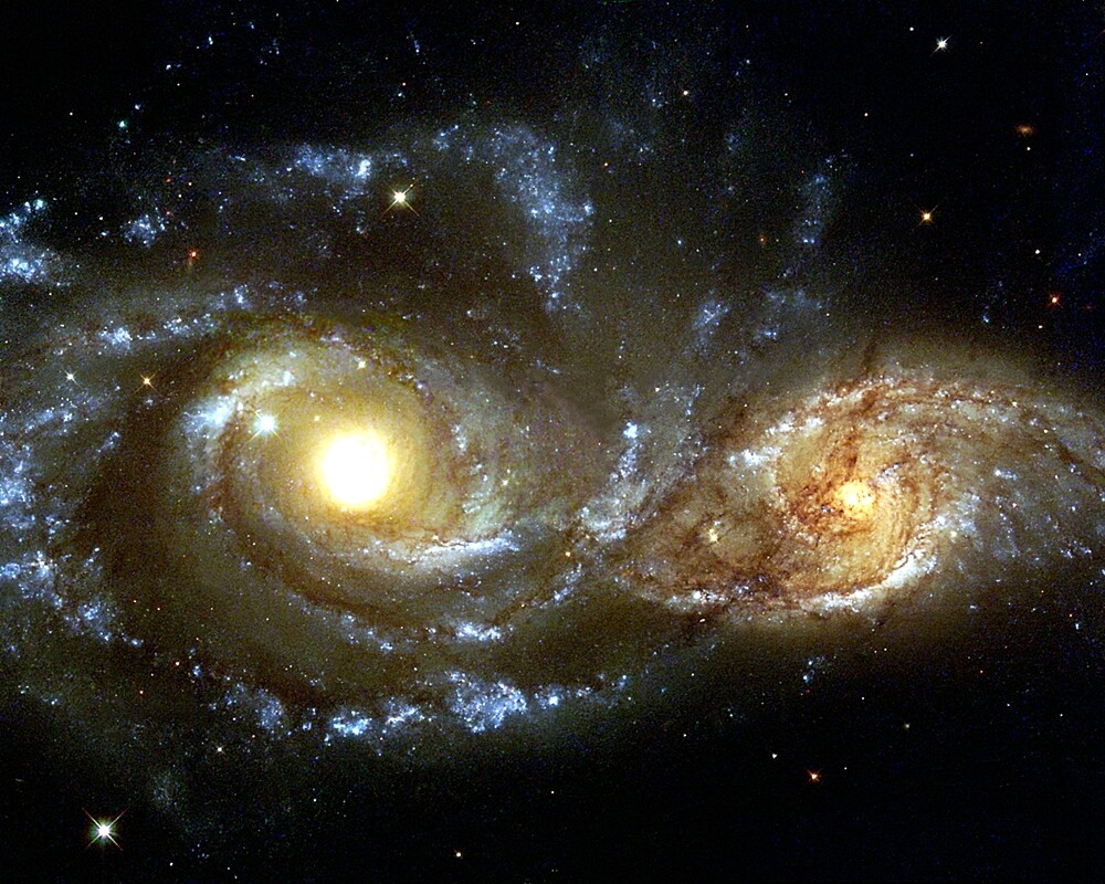 New NASA Photo: Colliding Galaxies Captured by Hubble Space Telescope – 6 Sizes!