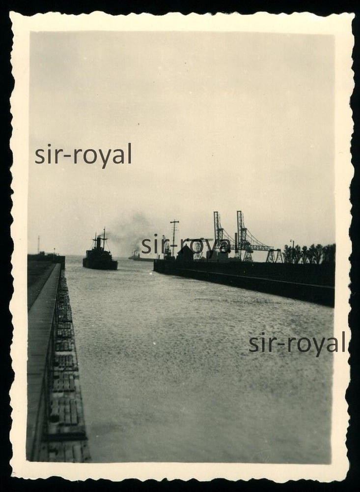 Port port facilities ship – photo 6×8 cm