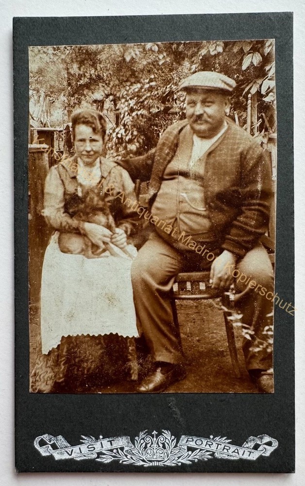 orig. CDV Photo Photography Picture Old Fashion Circa 1890 Couple Dog Animal